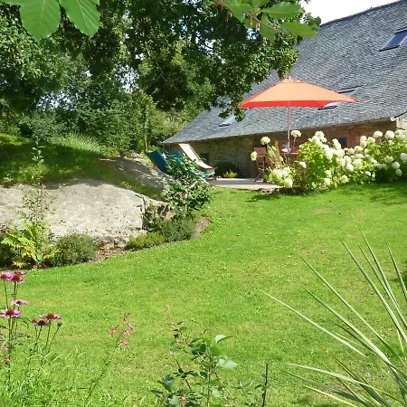 Charming With Garden Ferienhaus