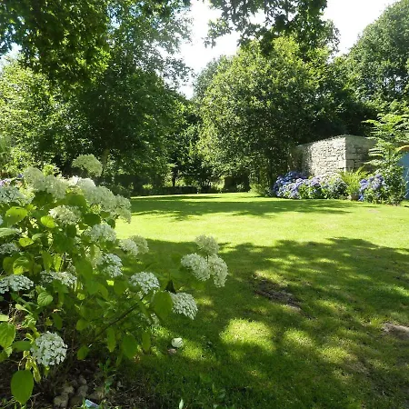 Charming With Garden Ferienhaus *